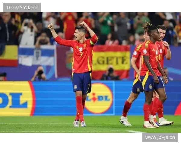 拉菲尼亚射门方式多样，近期表现稳健