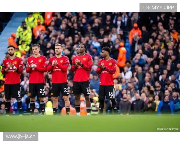 曼联防线失误频繁引发争议,已对球队赛季整体表现形成明显制约。